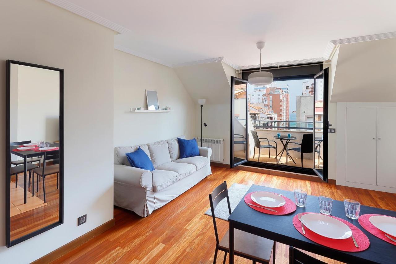 Atico Con Terraza, Vistas Al Mar Y Parking En Playa De S Lorenzo Хіхон Екстер'єр фото