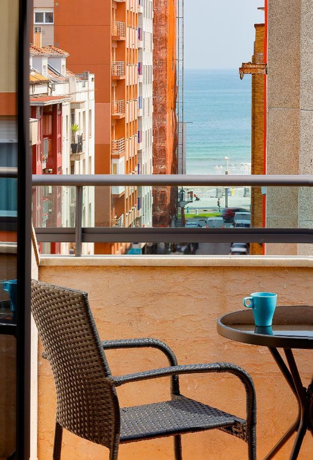 Atico Con Terraza, Vistas Al Mar Y Parking En Playa De S Lorenzo Хіхон Екстер'єр фото